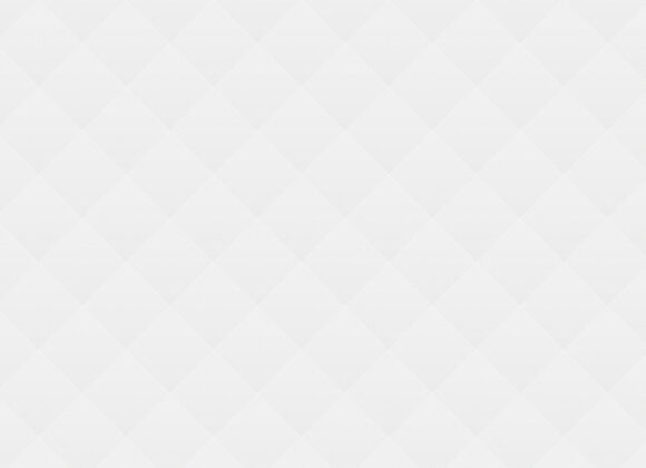 Model Opens Exhibition « Pure Flow »